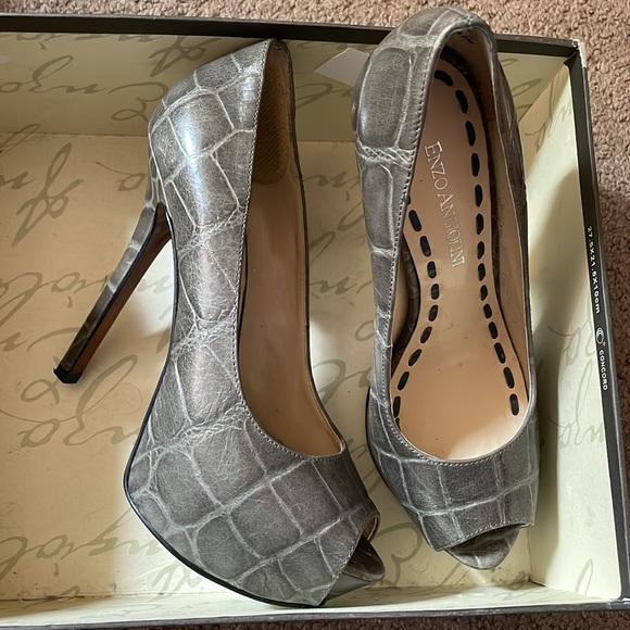 Enzo angiolini heels size 4 1/2! - Picture 2 of 4